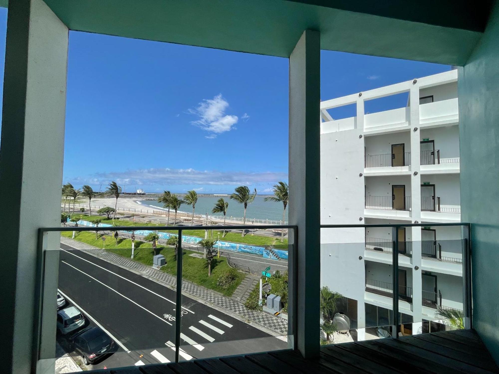 微藍海岸夜市電梯旅宿 Hualien Eksteriør billede